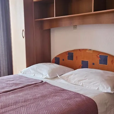 アパート Milena-miki マカルスカ